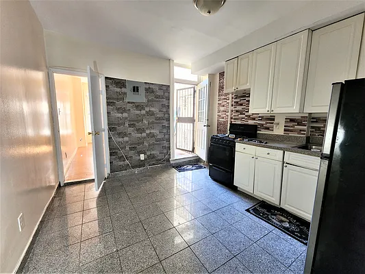 Rented by Ideal Properties Group | media 4