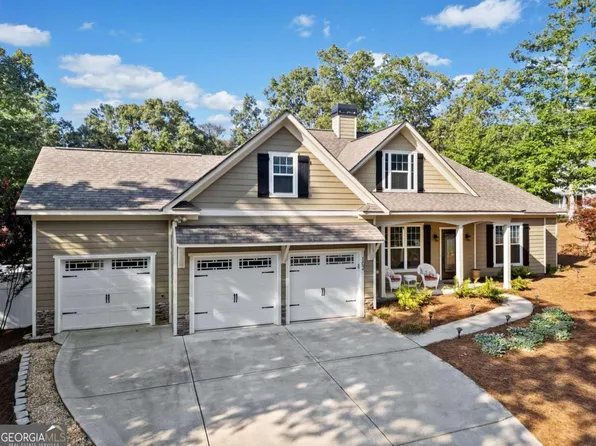 102 Walnut Ct, Waleska, GA 30183