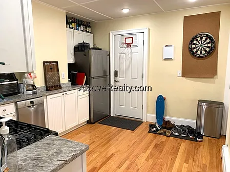 4 bed, 2.0 bath, $5,295 — Photo 4