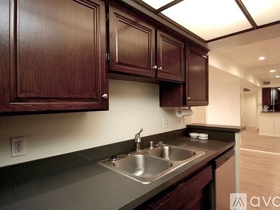 3rd image of 1505 Barry Ave APT 108