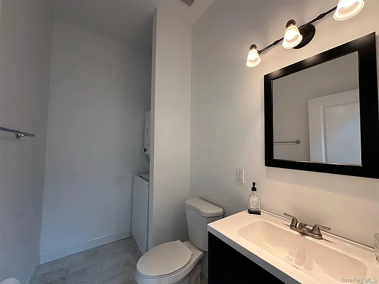 50-3B Stewart Ave #3B — Photo 10