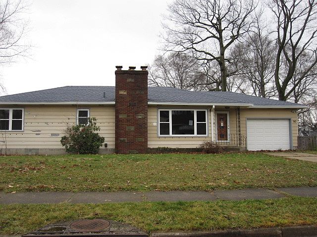1st image of 90 E Linwood Ave