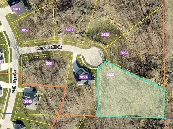 3055 Forrest Hill Ct, Hiawatha, IA 52233