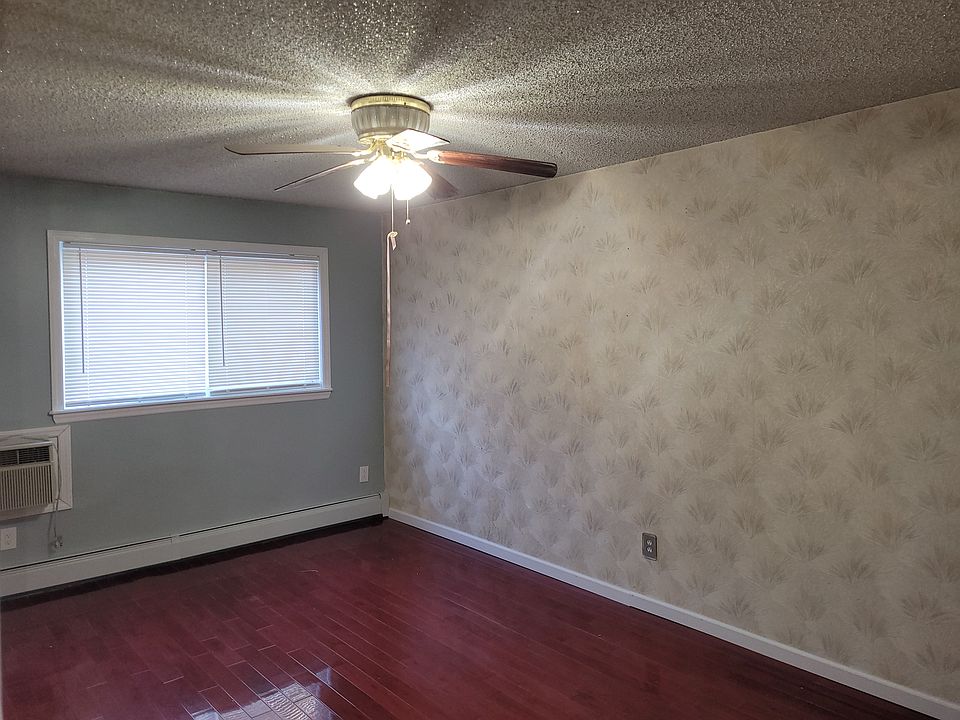 1st image of 218 Allen Ave