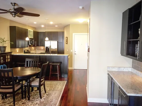 1162 W Hubbard St APT 303, Chicago, IL 60642