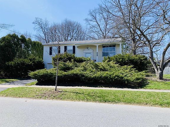 2nd image of 181 Woodlawn Ave