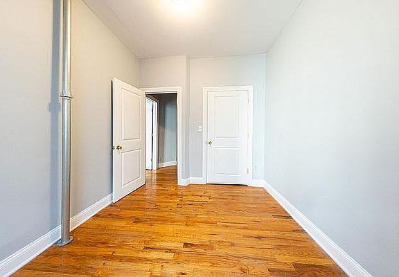 4th image of 3612 Broadway #2A