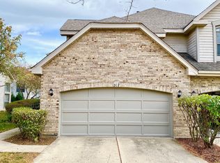 207 Springdale Ln, Bloomingdale, IL 60108