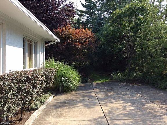 3rd image of 26126 Fairmount Blvd