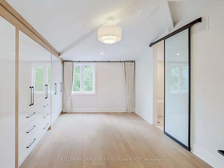 39 Wesley Ave — Photo 23