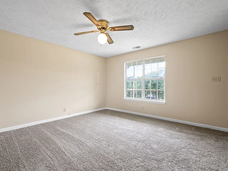 2080 Carneal Ln — Photo 16