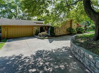 9907 Lee Cir, Leawood, KS 66206