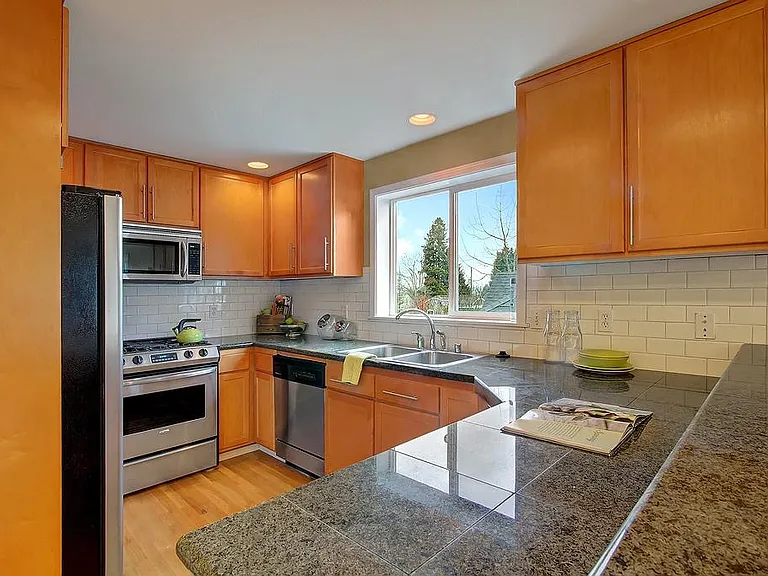 9501 Roosevelt Way NE #C — Photo 5