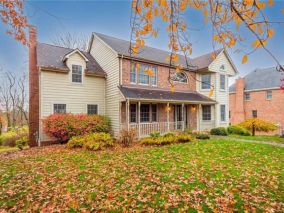 2nd image of 1627 Royal Oak Dr