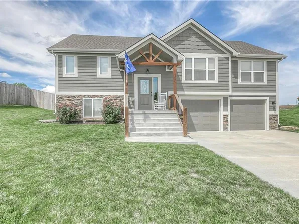 808 169th St, Basehor, KS 66007