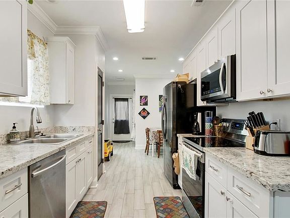 5th image of 9026 Marks St