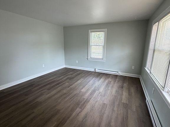 3rd image of 225 Ohio Ave