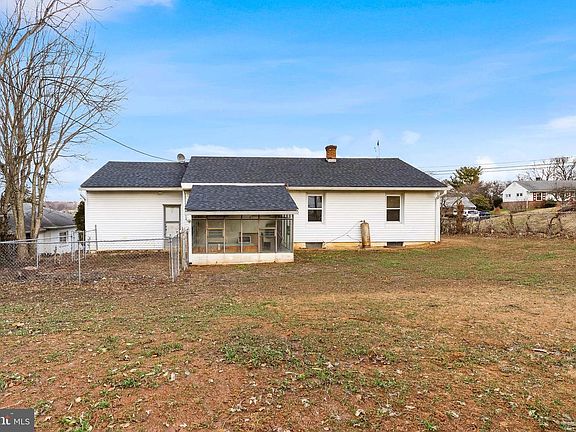 4th image of 404 Pearl St