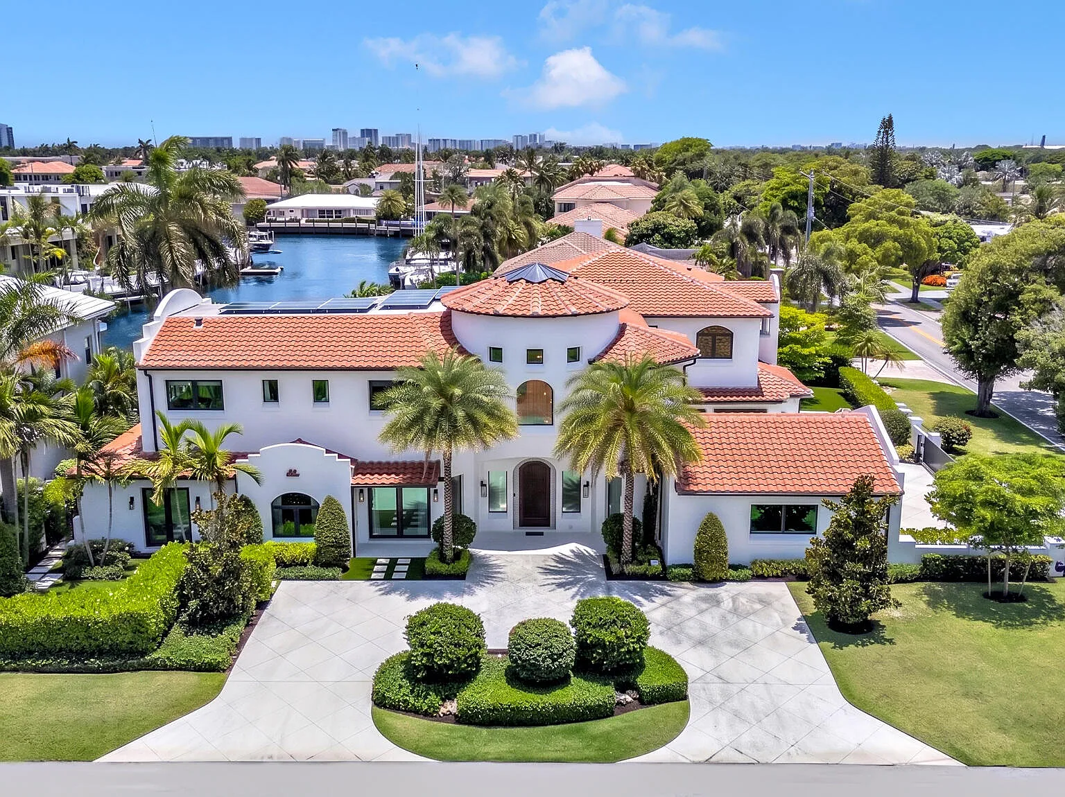 8 bed, 9.0 bath, 8433 sqft, $56,000 — Photo 1