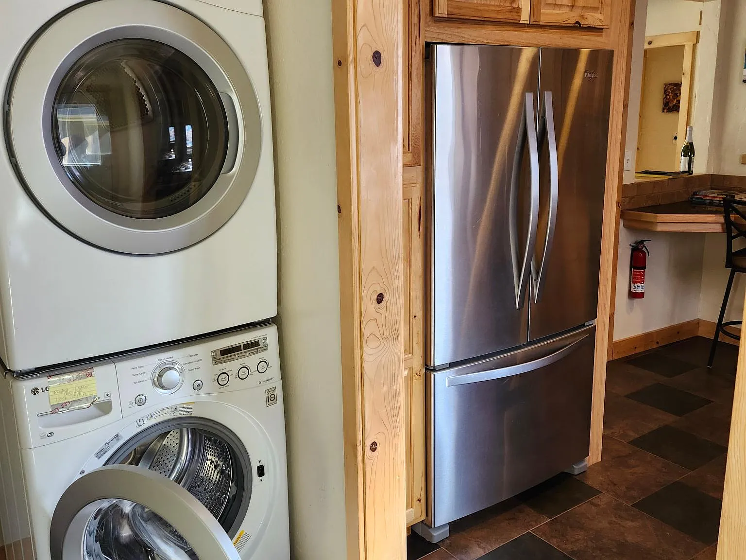 2 bed, 892 sqft, $1,600 — Photo 4