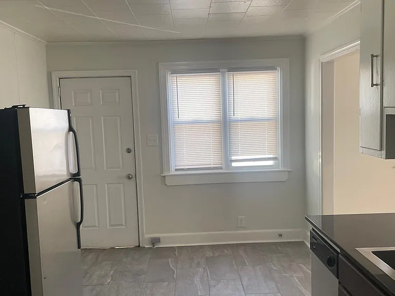 201 Raynor St #B — Photo 17