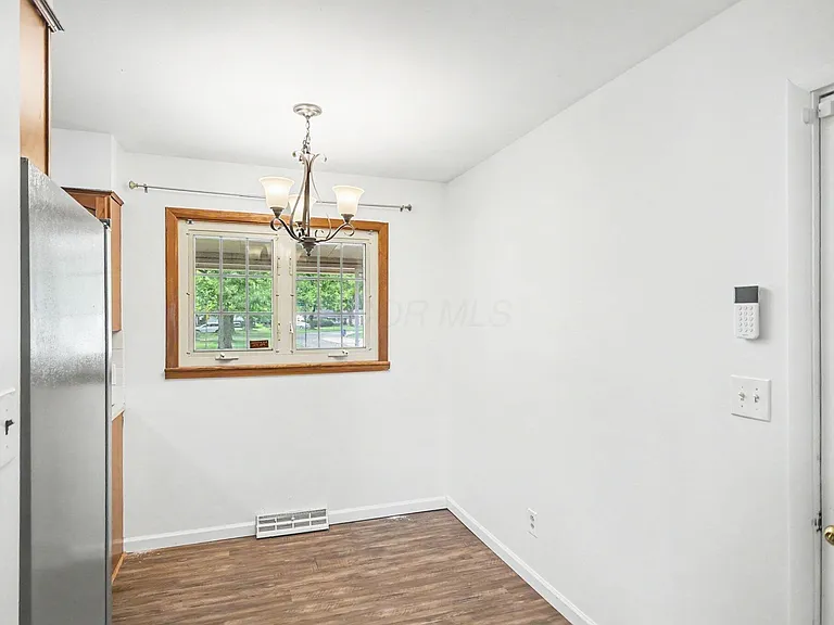 898 Havendale Dr — Photo 8