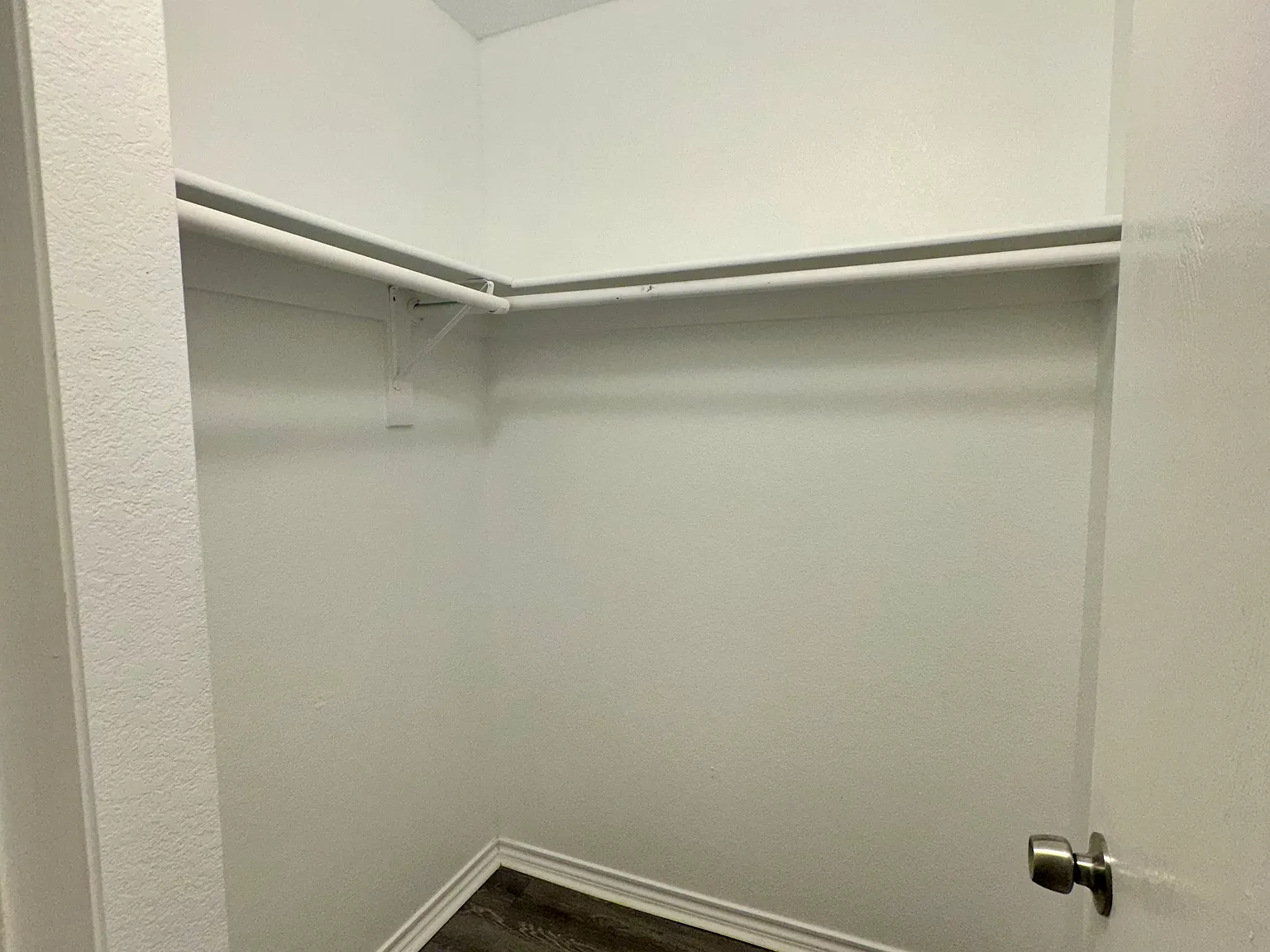 4 bed, 2033 sqft, $2,500 — Photo 3