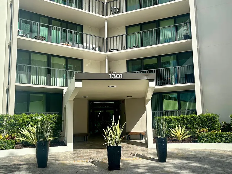 1301 River Reach Dr #111 — Photo 30