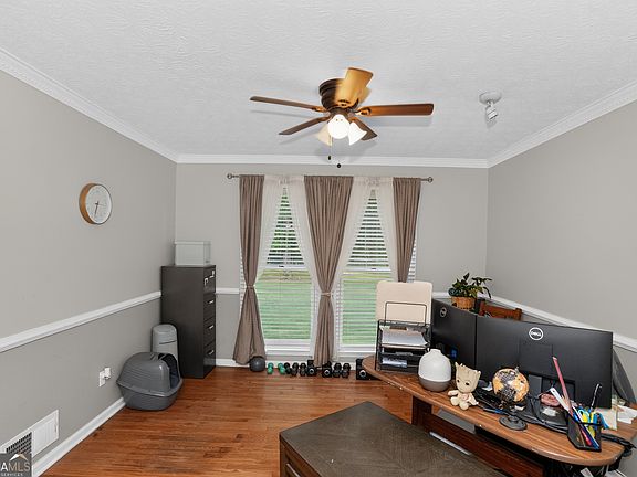 5th image of 304 Gresham Rd