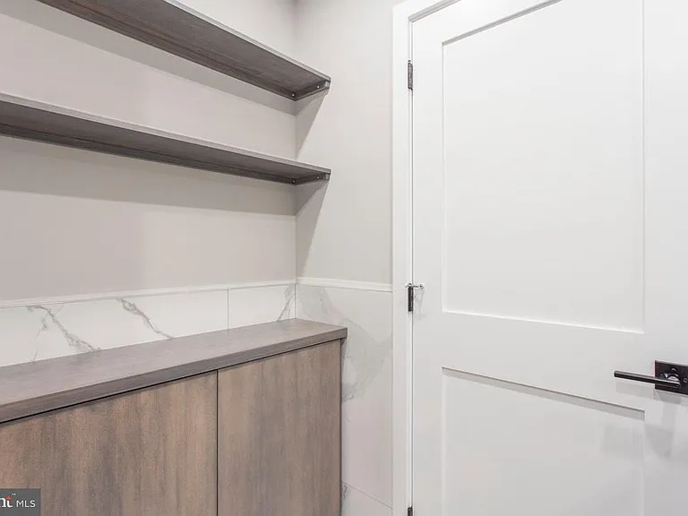 1619 Bainbridge St #3 — Photo 21