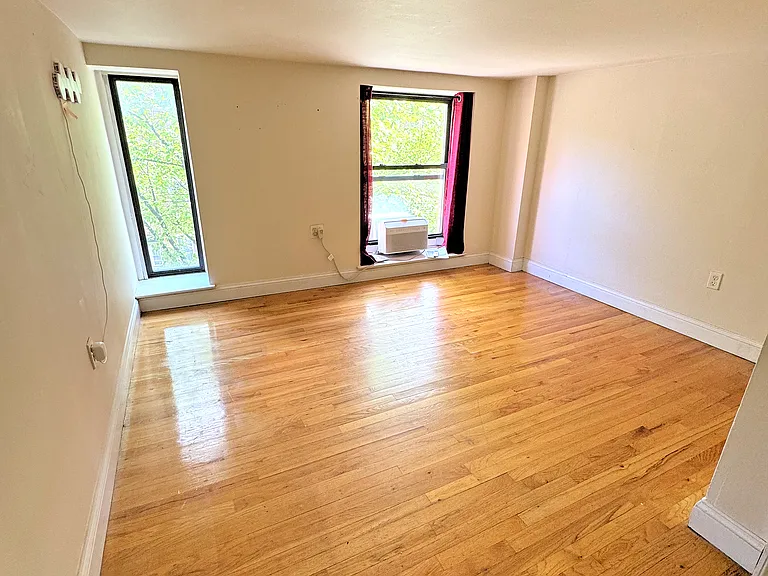 218 W 14th St #7E — Photo 8