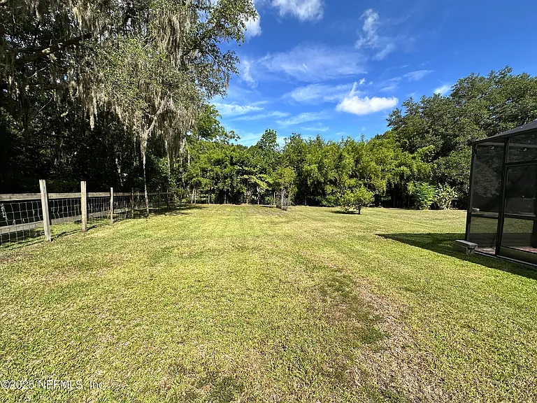 22490 Pine St — Photo 18
