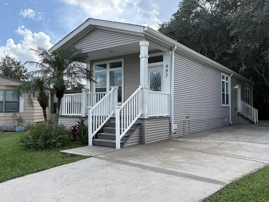 2 bed, 1.0 bath, 960 sqft, $1,349 — Photo 1