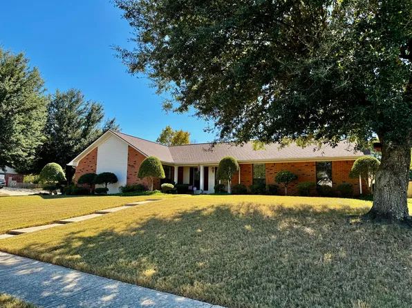 1301 Audubon Dr, Tupelo, MS 38801