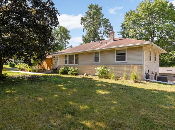 9807 Cedar Lake Rd, Minnetonka, MN 55305