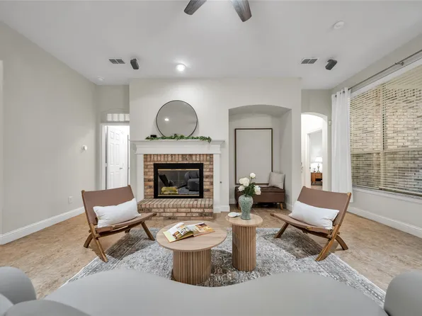 4402 Horizon Dr, Garland, TX 75043