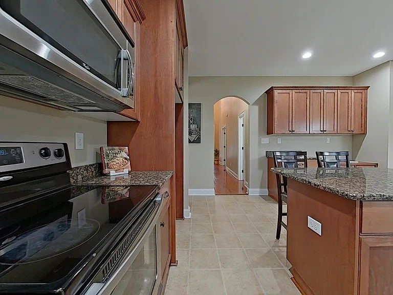 611 Baldwin Pl — Photo 17
