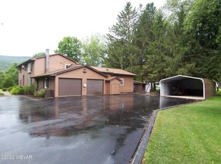 33 Pine Ln, Jersey Shore, PA 17740