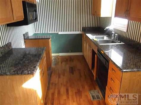 2nd image of 385 Bannerman Rd #1
