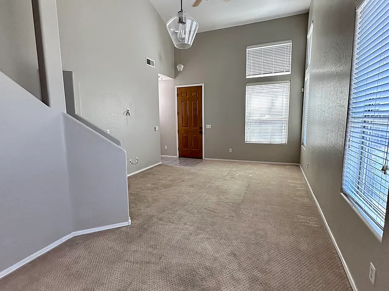1225 N 36th St #1060 — Photo 4