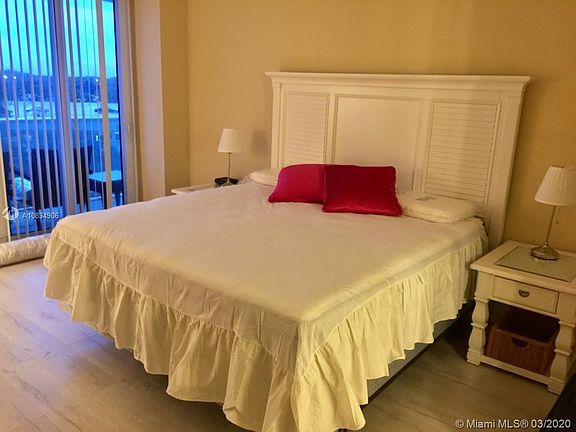 5th image of 100 Bayview Dr APT 421