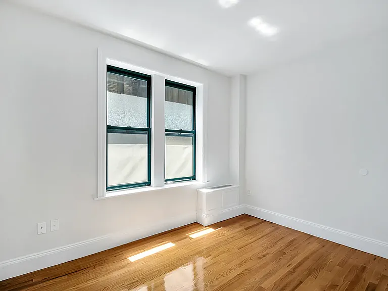 226 E 70th St #1C — Photo 6