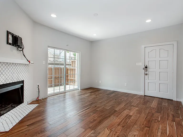 6210 Oram St #5 — Photo 4