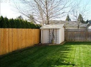 227 SW 11th St, Dundee, OR 97115