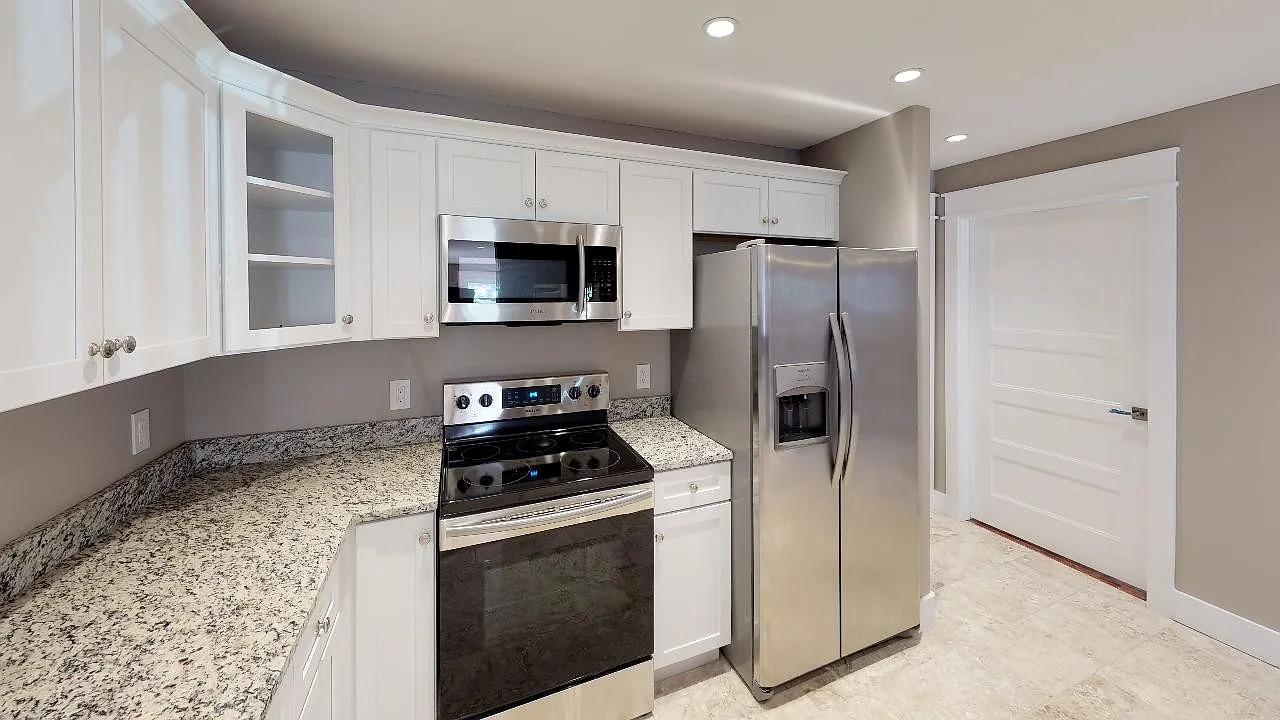 Waitlist for Aug2027Jul2028 Now Open! | 7BR in Fort Sanders | Walk to UTK & Neyland Stadium — Photo 4