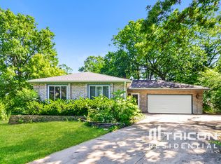 1235 Wilderness Park Cir, Eagan, MN 55123