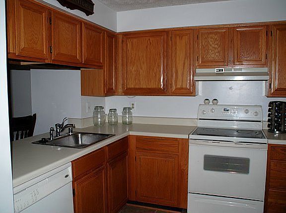 Spacious, open kitchen