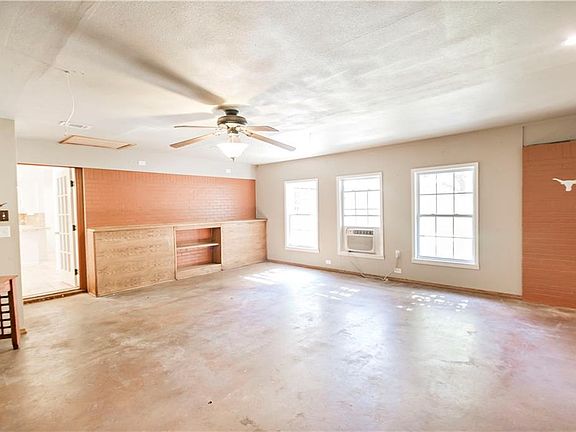 3rd image of 1508 Fairoaks Dr