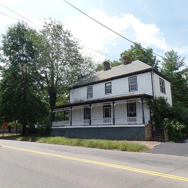 1st image of 315 Valley St E