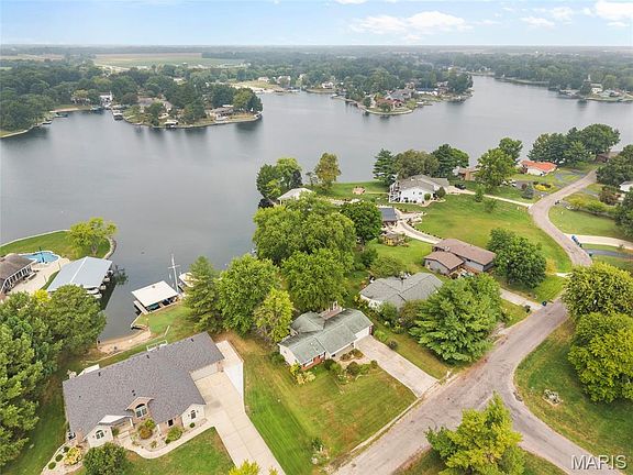 4th image of 355 Wanda Dr